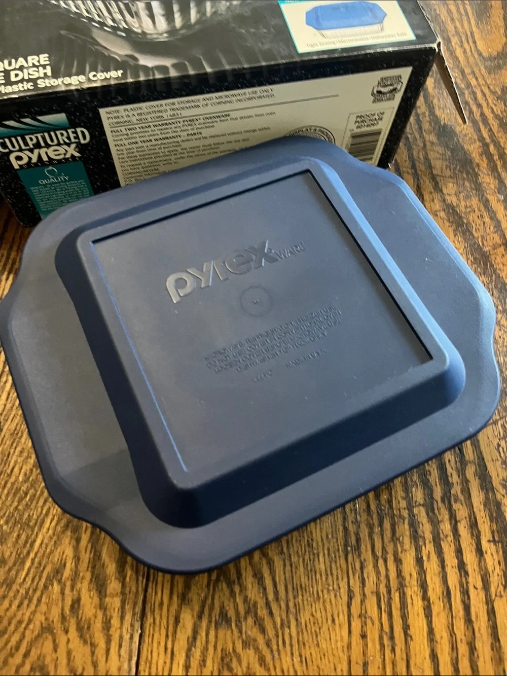 Pyrex Sculptured 8
